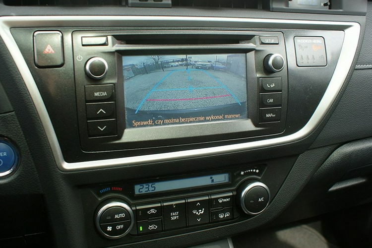 Toyota Auris zdjęcie 22