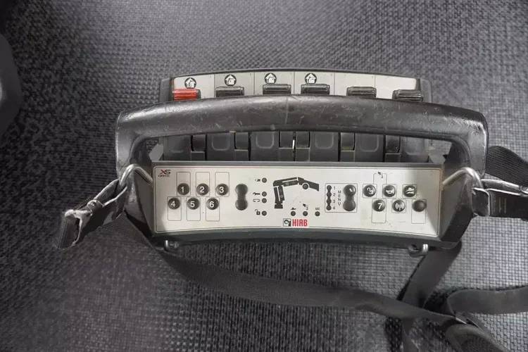 Renault C480 / HDS Hiab 8.7 t / wywrotka 3-stronna / 2 hydroburty zdjęcie 16