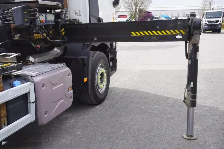 Renault C480 / HDS Hiab 8.7 t / wywrotka 3-stronna / 2 hydroburty zdjęcie 19