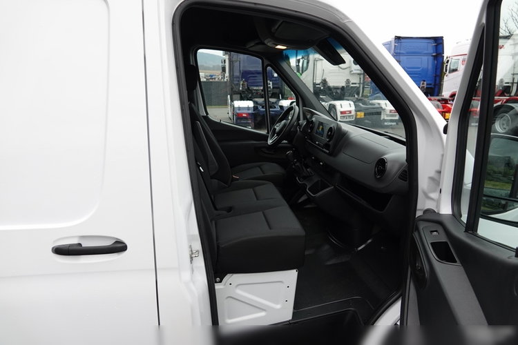 Mercedes SPRINTER / 2021 ROK / BLASZAK / SPROWADZONY /PO KONTRAKCIE SERWISOWYM / zdjęcie 39