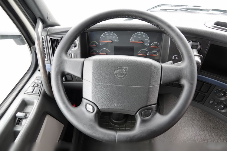 Volvo FM 400 / 6x4 / WYWROTKA / HYDROBURTA / BORDMATIC / MANUAL / SPROWADZONY zdjęcie 37