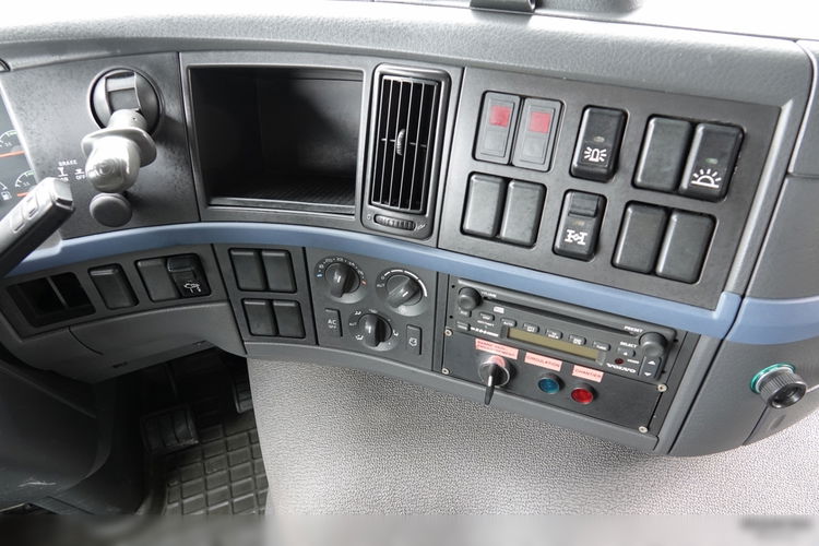 Volvo FM 400 / 6x4 / WYWROTKA / HYDROBURTA / BORDMATIC / MANUAL / SPROWADZONY zdjęcie 39