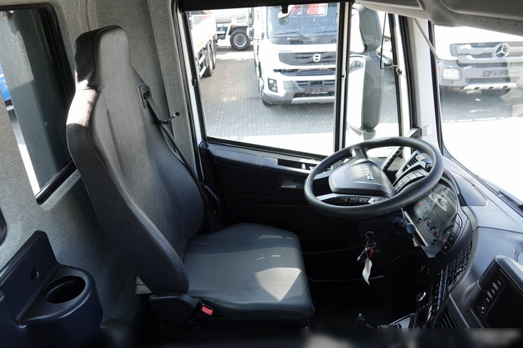 Iveco STRALIS X-WAY 480 / 8x4 / WYWROTKA TYLNOZSYP + HYDROKLAPA / OPONY 100% / 2020 R / SPROWADZONA zdjęcie 32