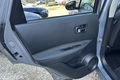 samochód osobowy Nissan zdjęcie 26