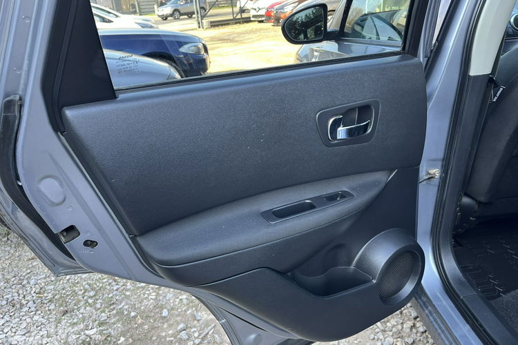 Nissan Qashqai 2.0 4x4 Climatronic Panorama 6bieg Tempomat Ks Serw Stan BDB BEzwypad zdjęcie 26