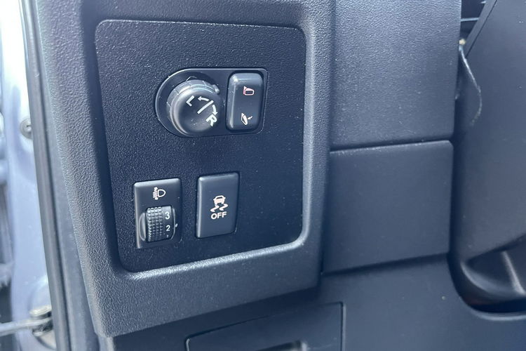 Nissan Qashqai 2.0 4x4 Climatronic Panorama 6bieg Tempomat Ks Serw Stan BDB BEzwypad zdjęcie 27