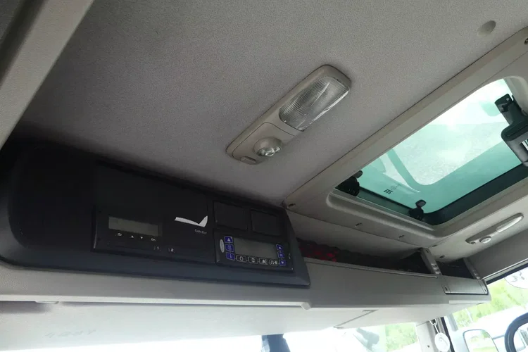 DAF CF 370 / 6x2 / CHŁODNIA 8.25 + WINDA / EURO 6 / 330 TYS KM / zdjęcie 21