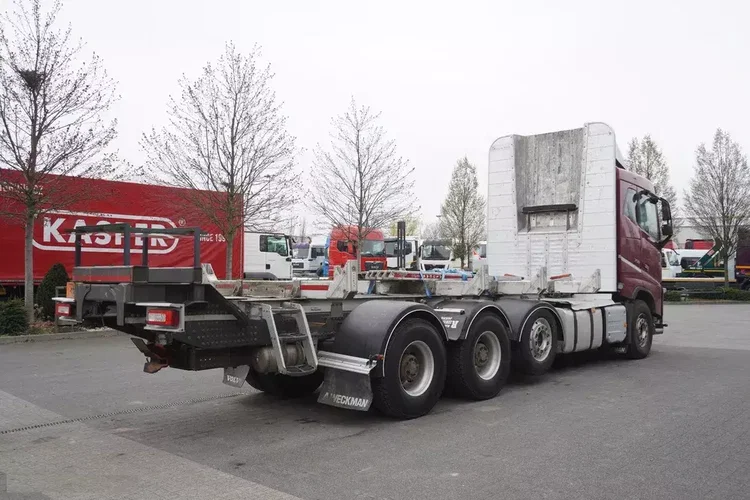 Volvo FH16 750 / rama 8 m / 750 KM / 2021 / zabudowa z kłonicami zdjęcie 5