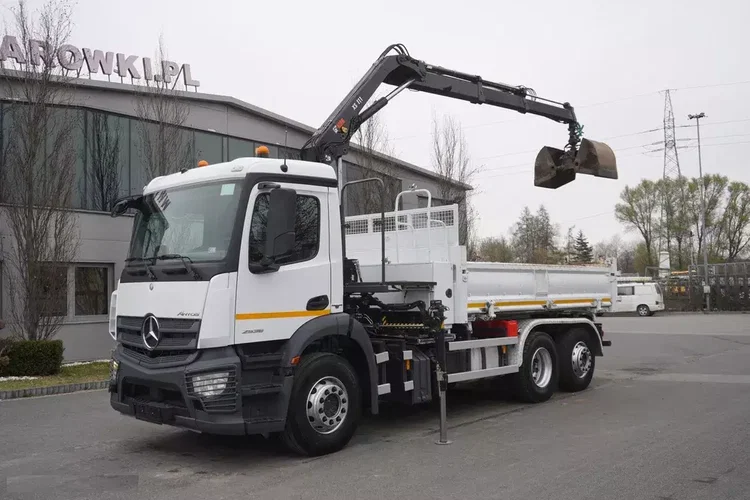 Mercedes Antos 2536 / 100 000 km / HDS 3.9 t HIAB XS 111 / wywrotka 2-stronna / oś skrętna zdjęcie 4