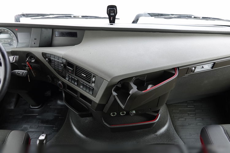 Volvo FH 460 / SPROWADZONY / PO KONTRAKCIE SERWISOWYM zdjęcie 30