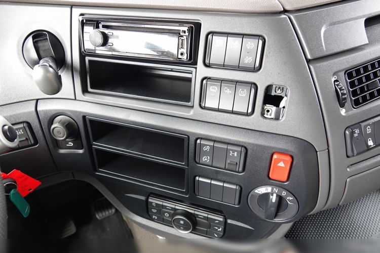 DAF XF 480 / SPACE CAB / 2018 R / SPROWADZONY / PO KONTRAKCIE SERWISOWYM zdjęcie 29