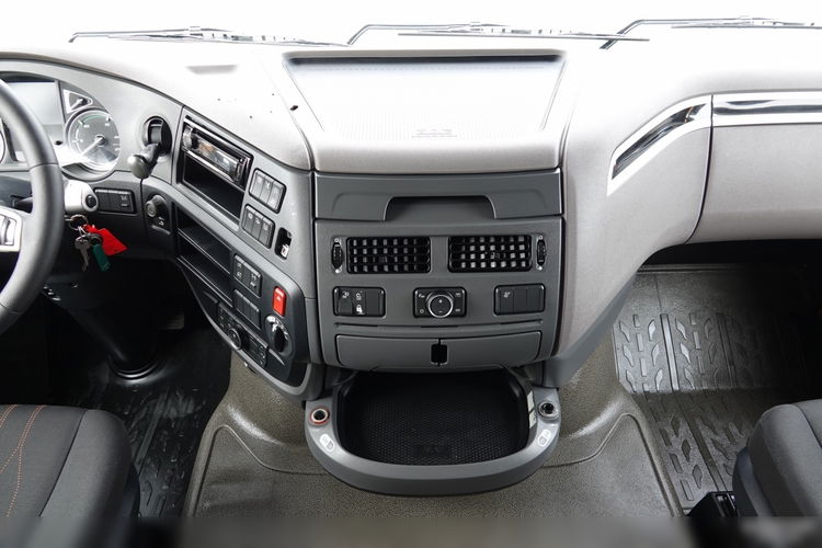 DAF XF 480 / SPACE CAB / 2018 R / SPROWADZONY / PO KONTRAKCIE SERWISOWYM zdjęcie 30