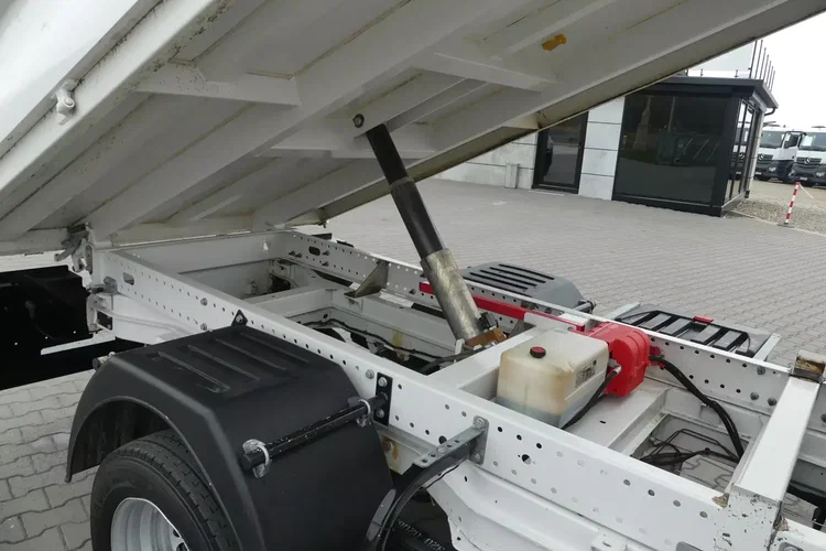 Volkswagen CRAFTER / DOKA / WYWROTKA / 7- OSOBOWY / DUBEL / zdjęcie 17