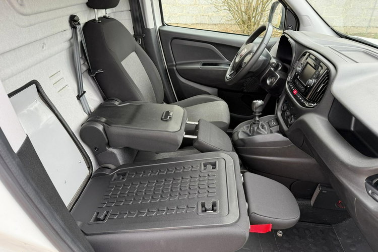 Fiat Doblo Maxi długi 1.4Tjet 120KM z Nowym LPG przebieg 54 tys km 3 miejscowy zdjęcie 11