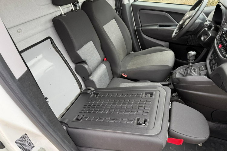 Fiat Doblo Maxi długi 1.4Tjet 120KM z Nowym LPG przebieg 54 tys km 3 miejscowy zdjęcie 12