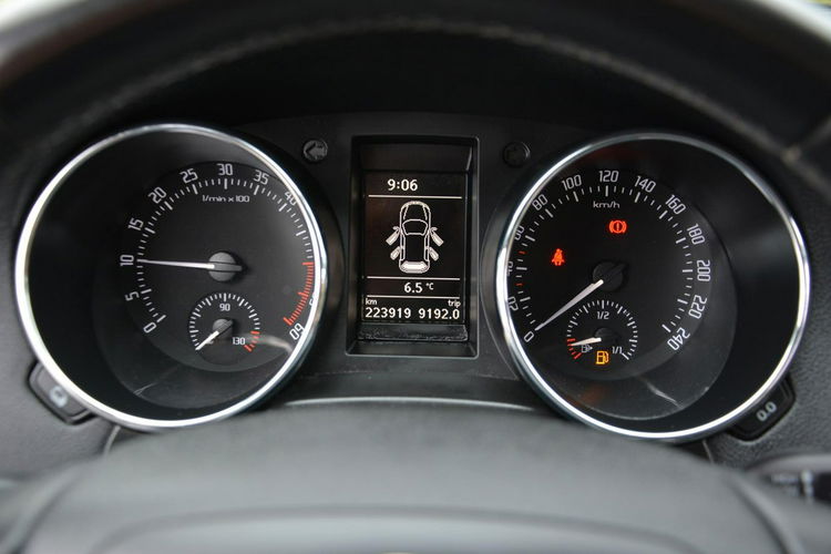 Yeti 2.0TDI (140 KM) 4x4 Klimatronic 2XParktronic Duże radio ASO SKODA zdjęcie 32