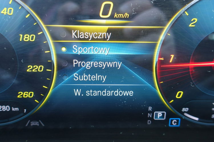 Mercedes CLA 180 R e z e r w a c j a zdjęcie 51