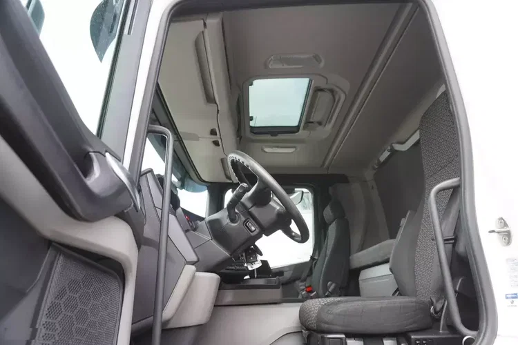 Scania P250 17 EPAL / 19t / 50 tys.km / kab. sypialna / winda Dhollandia 2t zdjęcie 15