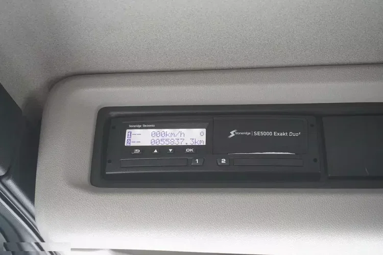 Scania P250 17 EPAL / 19t / 50 tys.km / kab. sypialna / winda Dhollandia 2t zdjęcie 17