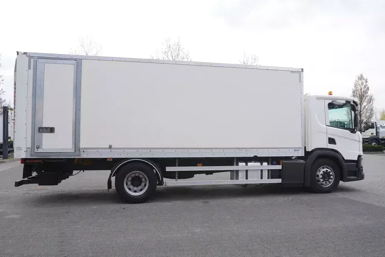 Scania P250 17 EPAL / 19t / 50 tys.km / kab. sypialna / winda Dhollandia 2t zdjęcie 5