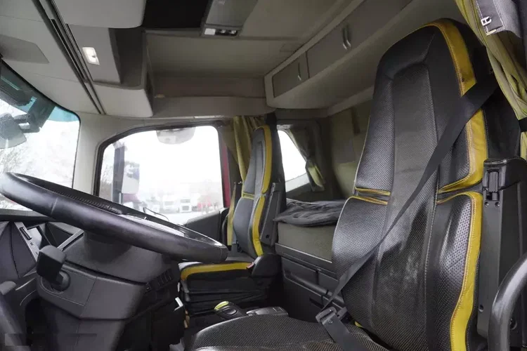 Volvo FH16 750 / rama 8 m / 750 KM / 2021 / zabudowa z kłonicami zdjęcie 12