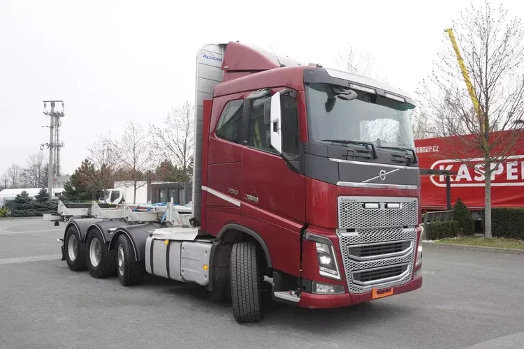 Volvo FH16 750 / rama 8 m / 750 KM / 2021 / zabudowa z kłonicami zdjęcie 7