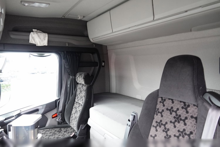 Scania R 450 / RETARDER / KLIMA POSTOJOWA / NISKA KABINA  / PO KONTRAKCIE SERWISOWYM zdjęcie 26