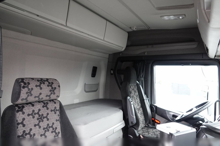 Scania R 450 / RETARDER / KLIMA POSTOJOWA / NISKA KABINA  / PO KONTRAKCIE SERWISOWYM zdjęcie 36