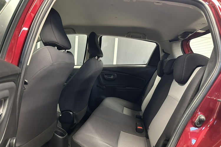 Yaris Toyota Yaris 1.5 Benz Lift Team D Bardzo zadbana Opłaty GWARANCJA zdjęcie 13