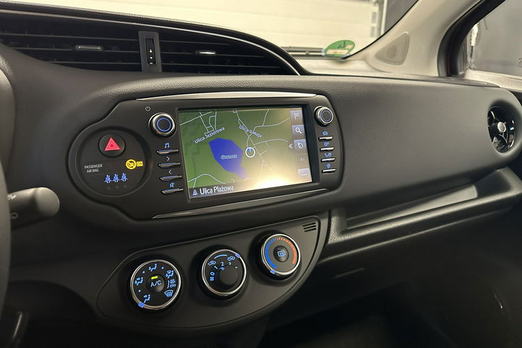 Yaris Toyota Yaris 1.5 Benz Lift Team D Bardzo zadbana Opłaty GWARANCJA zdjęcie 16