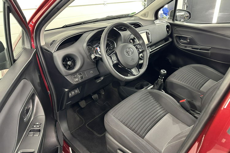 Yaris Toyota Yaris 1.5 Benz Lift Team D Bardzo zadbana Opłaty GWARANCJA zdjęcie 5
