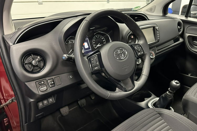 Yaris Toyota Yaris 1.5 Benz Lift Team D Bardzo zadbana Opłaty GWARANCJA zdjęcie 6