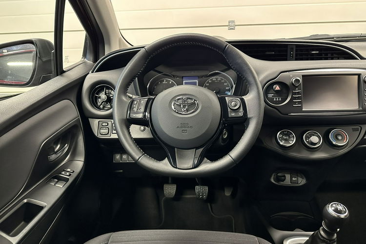 Yaris Toyota Yaris 1.5 Benz Lift Team D Bardzo zadbana Opłaty GWARANCJA zdjęcie 8