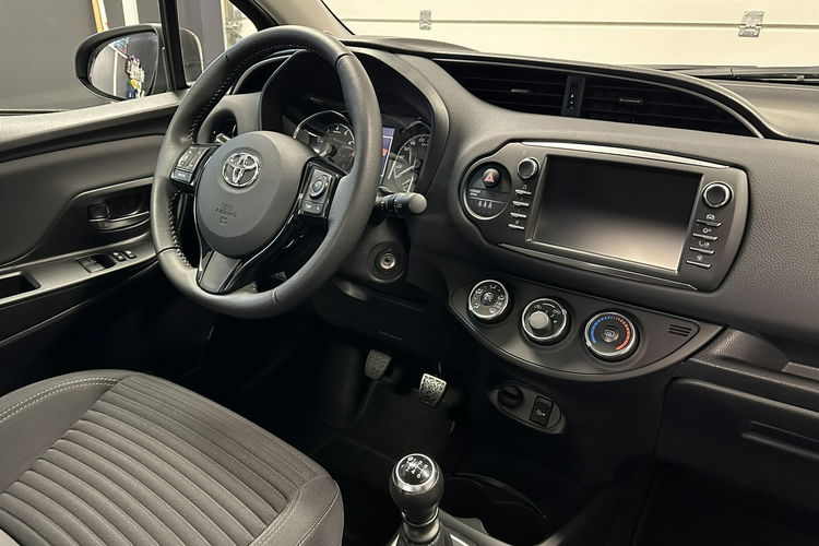 Yaris Toyota Yaris 1.5 Benz Lift Team D Bardzo zadbana Opłaty GWARANCJA zdjęcie 9