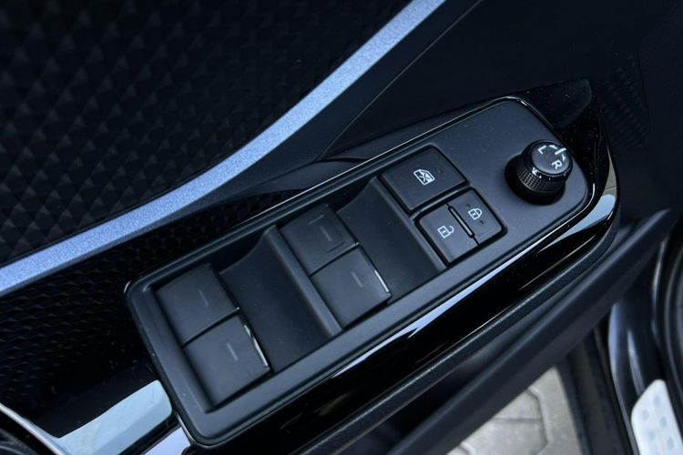 Toyota C-HR 2.0 HSD 184KM STYLE BLACK EDITION, salon Polska, gwarancja, FV23% zdjęcie 19