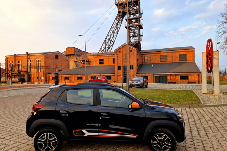 Dacia spring NAWIGACJA. KAMERA COFANIA. SWIATŁA LED . KABEL ŁADUJACY zdjęcie 5