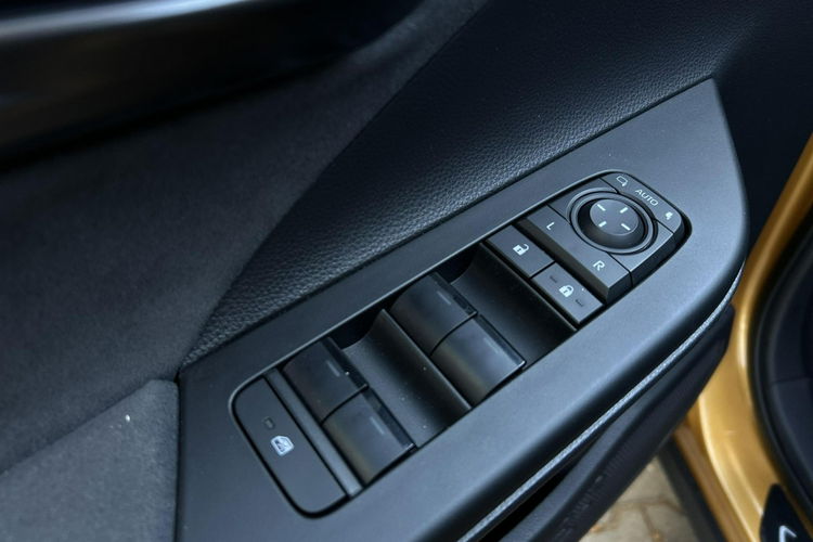 Toyota C-HR 2.0 HSD 196KM EXECUTIVE Premiere Edition, salon Polska, FV23% zdjęcie 18