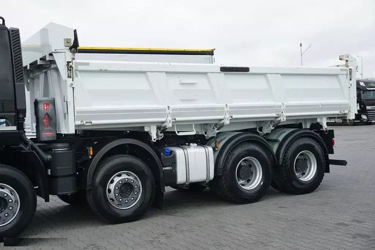 Iveco TRAKKER / 480 / E 6 / WYWROTKA / 8 X 4 / HYDROBURTA / RETARDER zdjęcie 29
