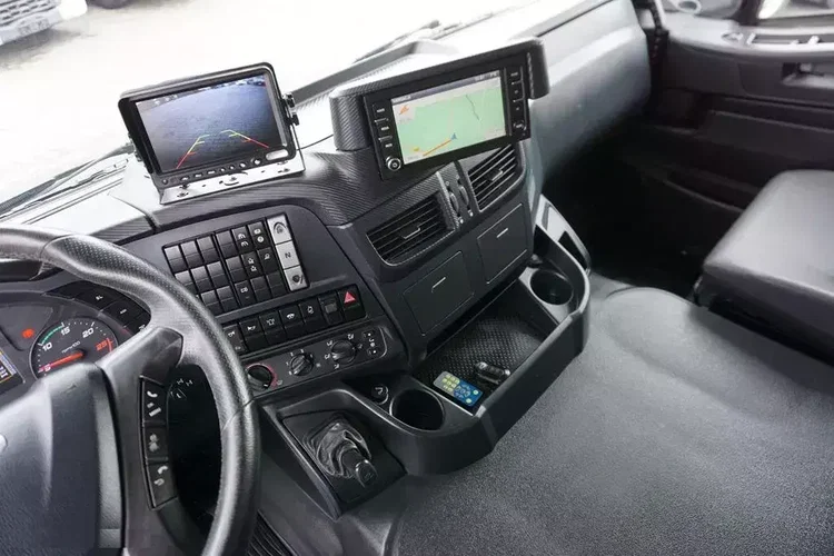 Iveco TRAKKER / 480 / E 6 / WYWROTKA / 8 X 4 / HYDROBURTA / RETARDER zdjęcie 9