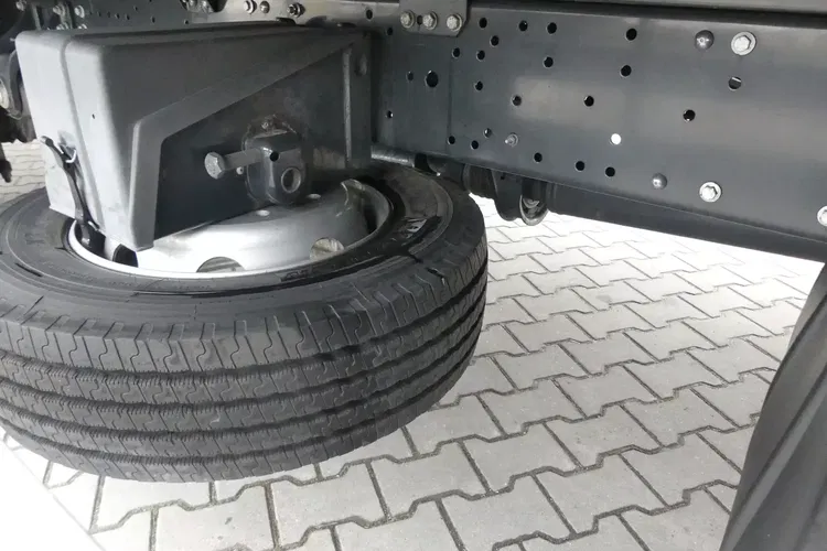 Iveco EURO CARGO 120-220 / KONTENER 7.30 + WINDA / EURO 6 / NISKI PRZEBIEG / zdjęcie 22