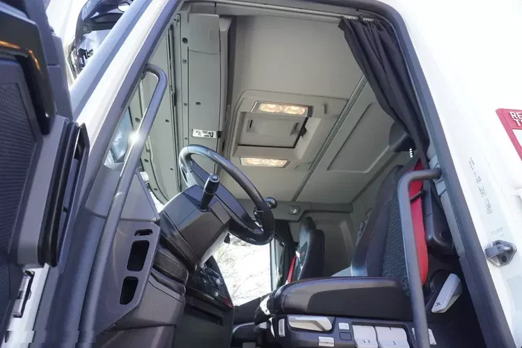 Renault Volvo T520 DTI 13 6x2 / Rama 8.3 m / 2022 / oś skrętna zdjęcie 17