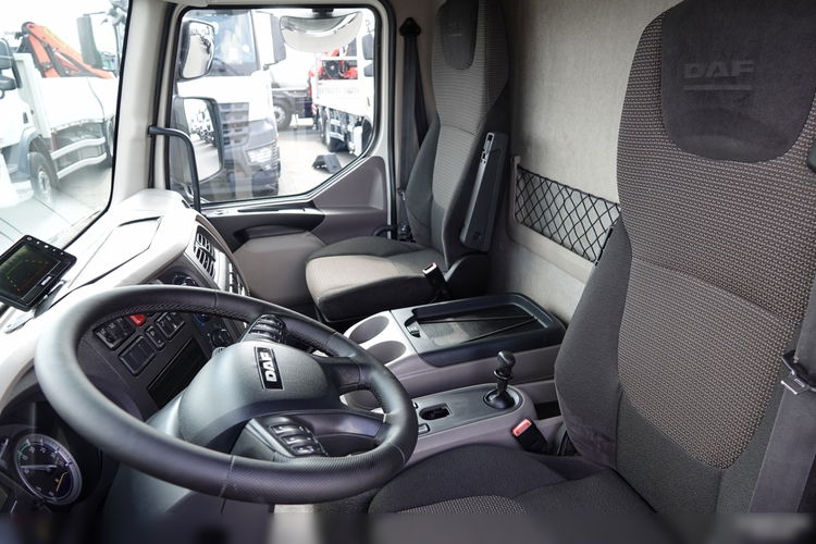 DAF LF 250 / 4X2 / SKRZYNIOWY - 7.30 + HDS HYVA HB 150X/ STEROWANIE RADIOWE / ROTATOR / MAX UDŹWIG: 5200 KG / EURO 6 zdjęcie 32