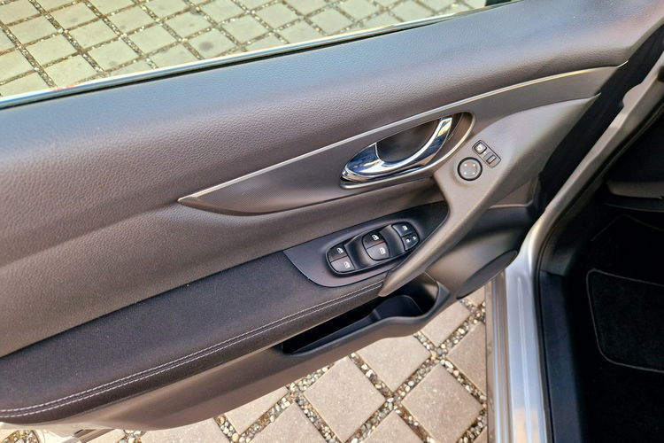 Nissan Qashqai Kamera cofania. Ledy. Navigacja. Asystent pasa ruchu zdjęcie 18