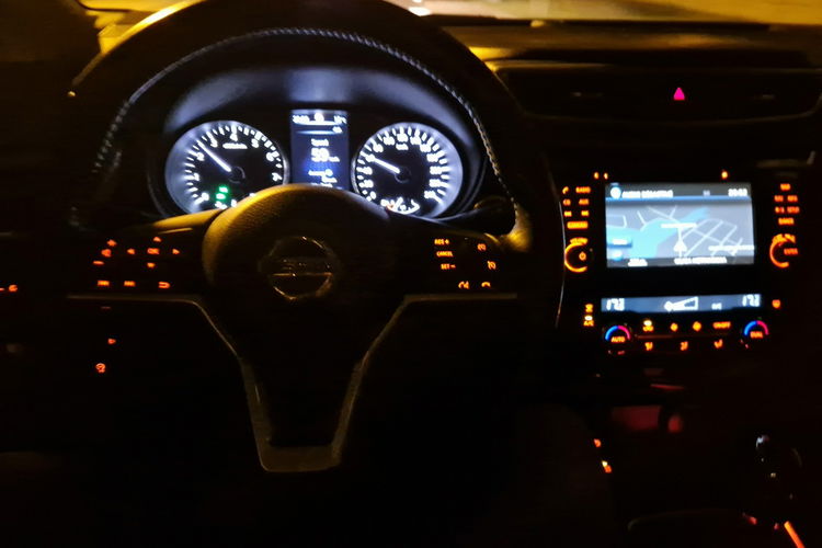 Nissan Qashqai Kamera cofania. Ledy. Navigacja. Asystent pasa ruchu zdjęcie 37