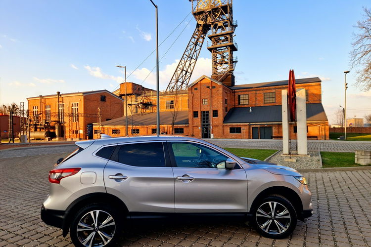 Nissan Qashqai Kamera cofania. Ledy. Navigacja. Asystent pasa ruchu zdjęcie 6