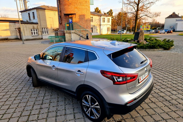 Nissan Qashqai Kamera cofania. Ledy. Navigacja. Asystent pasa ruchu zdjęcie 9