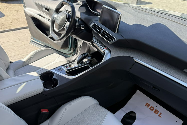 Peugeot 5008 Zadbany z oryginalnym niskim przebiegiem zdjęcie 8