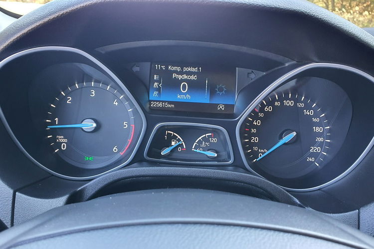 Ford Focus 2.0 TDCi 150KM # Titanium # Climatronic # Navi SYNC 3 # Park Assist zdjęcie 18