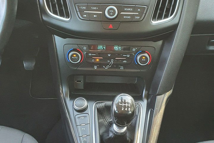 Ford Focus 2.0 TDCi 150KM # Titanium # Climatronic # Navi SYNC 3 # Park Assist zdjęcie 20