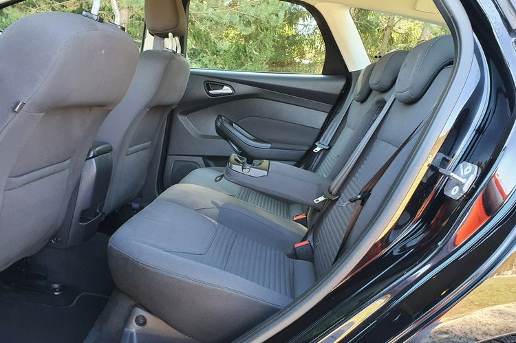 Ford Focus 2.0 TDCi 150KM # Titanium # Climatronic # Navi SYNC 3 # Park Assist zdjęcie 7